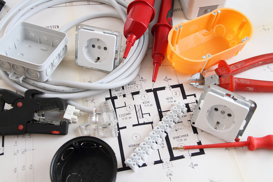  Elektro­installationen – von Becker Elektro Konzept